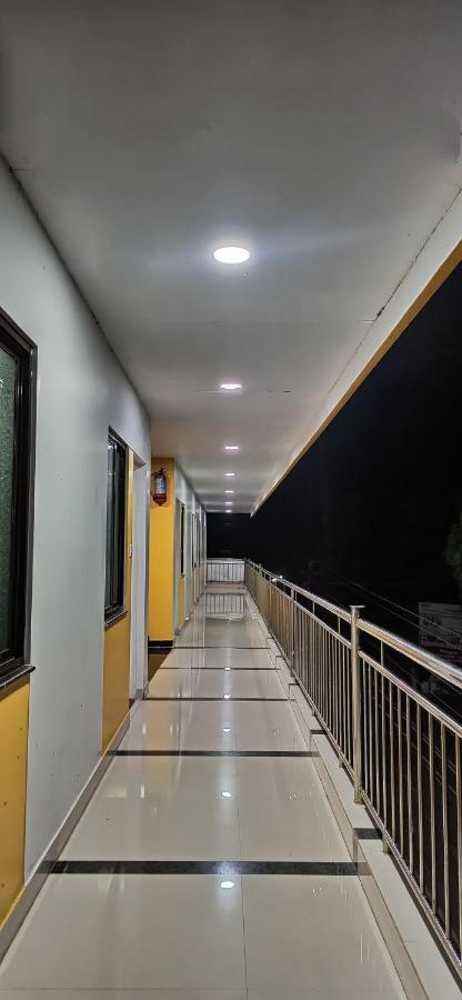 Hotel Gananjaya Gokarna  Exteriör bild