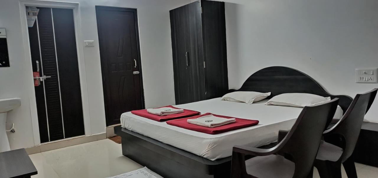 Hotel Gananjaya Gokarna  Exteriör bild