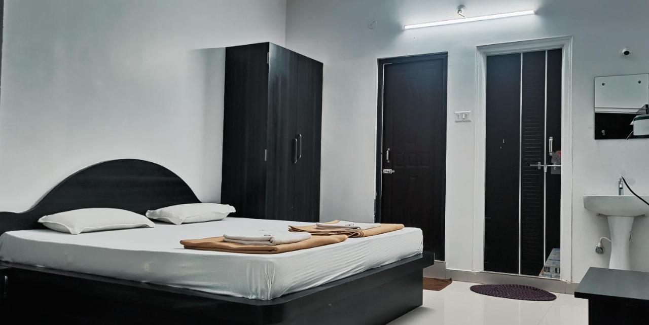 Hotel Gananjaya Gokarna  Exteriör bild