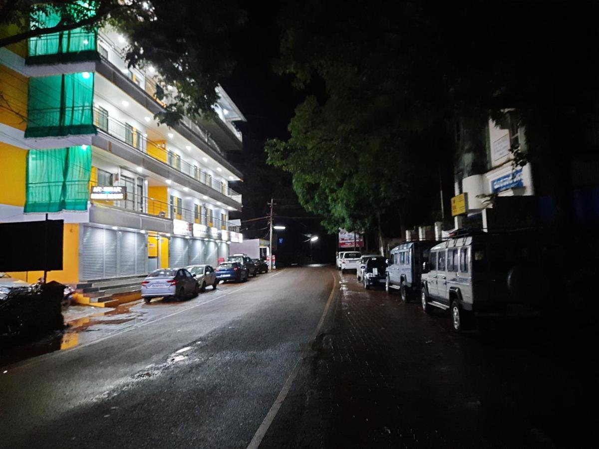 Hotel Gananjaya Gokarna  Exteriör bild